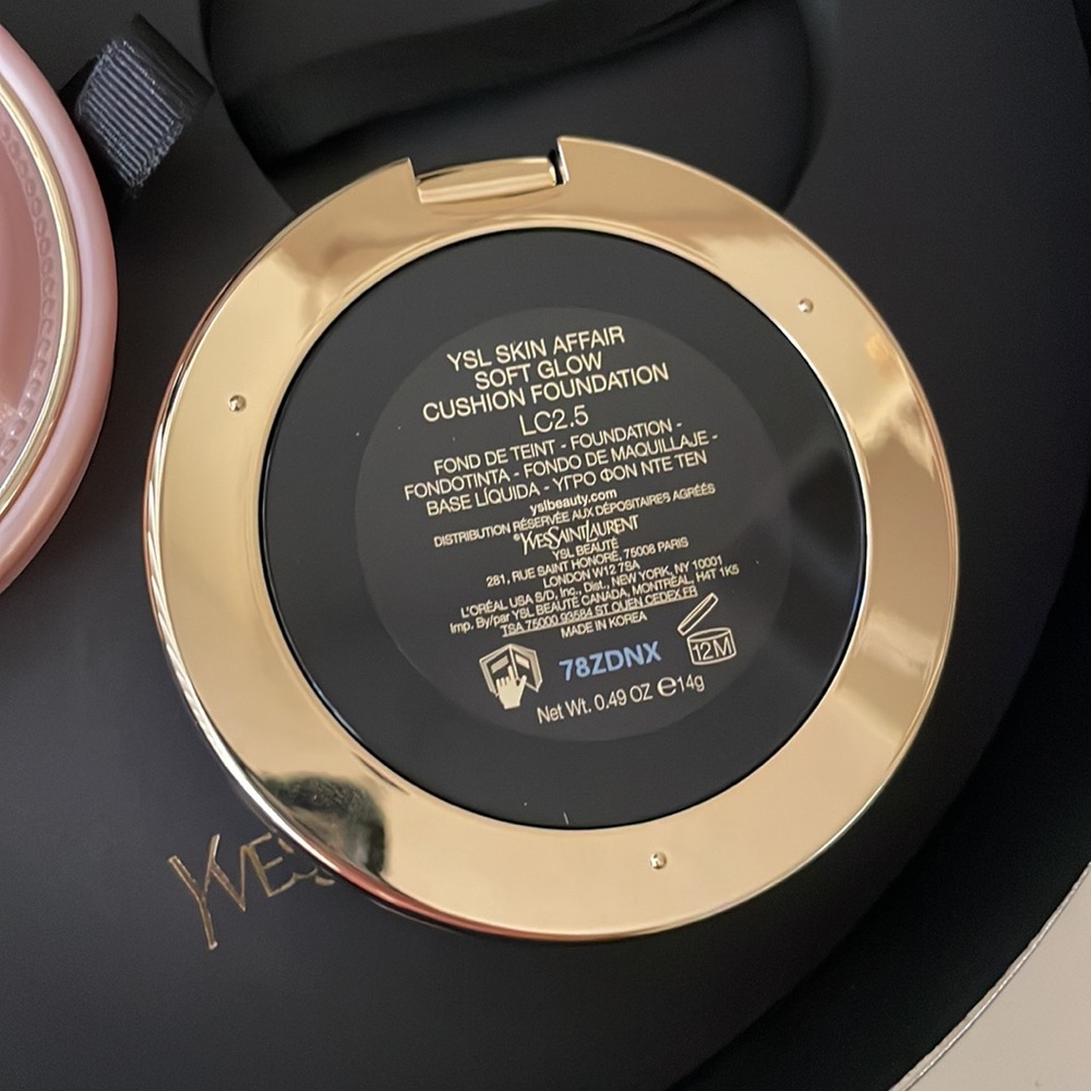 YSL Beauty Skin Affair Soft Glow Cushion Foundation Gift Set - Picture 11 of 12